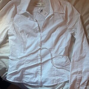Hollister White Fitted Button-Down Shirt with Waist Tie